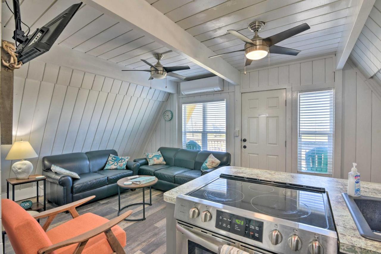 A-Frame Home With Deck - 2 Blocks To Surfside Beach! 외부 사진